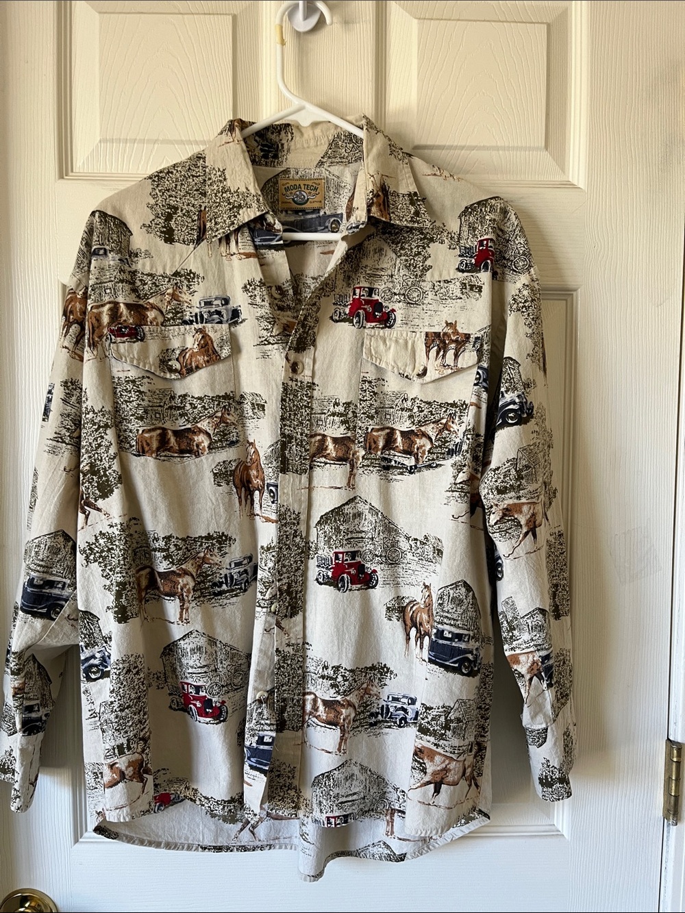 Country Scene Button-Front Blouse in Beige with Brown & Red Accents